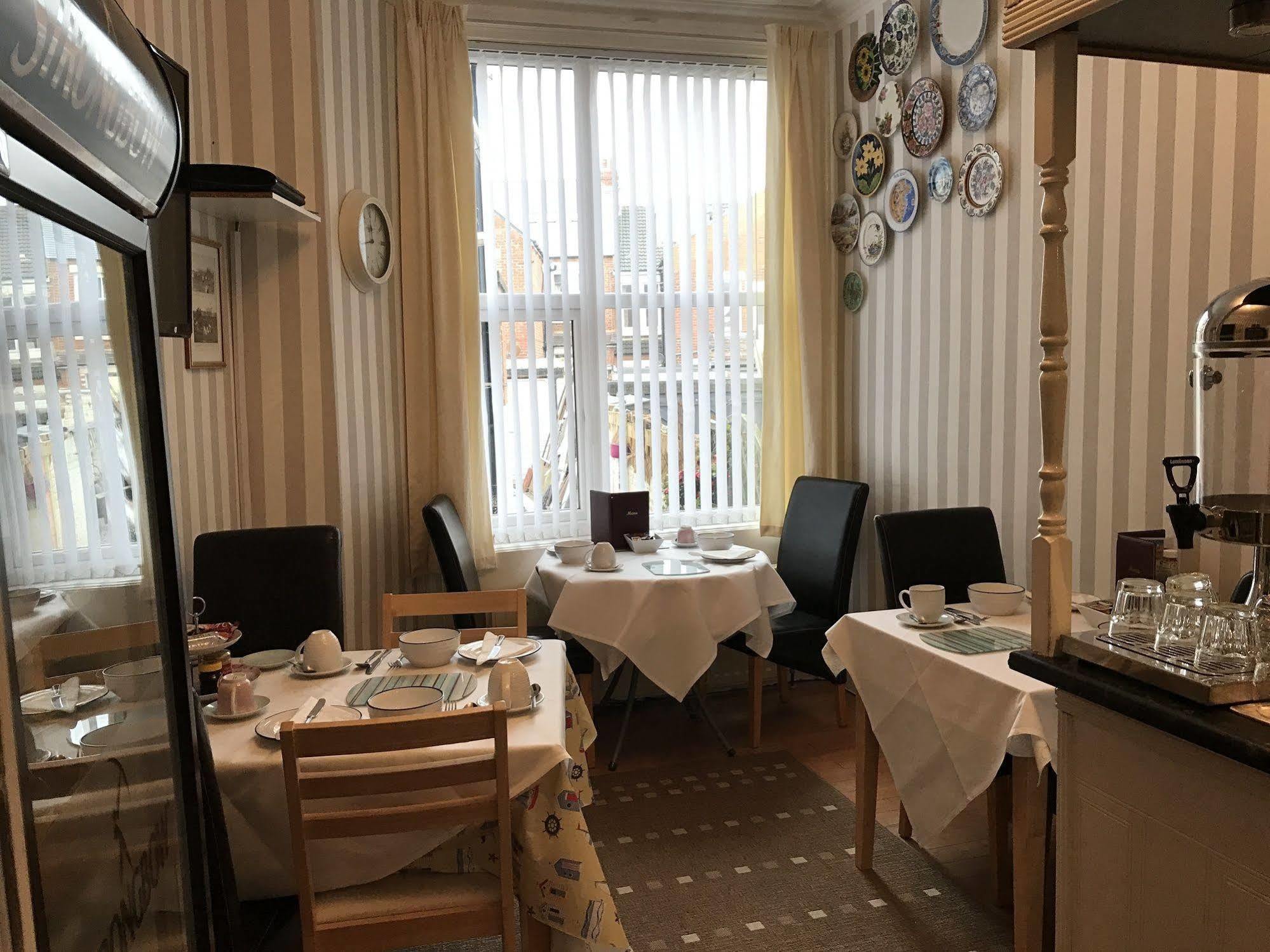 Lighthouse Guest House Whitley Bay Ngoại thất bức ảnh